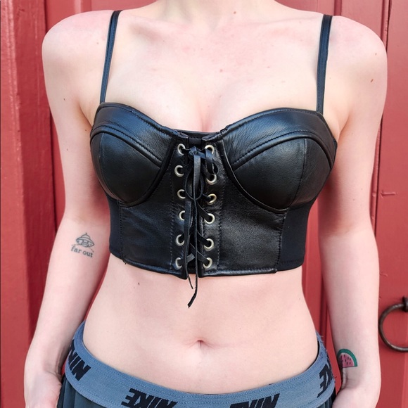 🚨 SOLD 🚨 Vintage Black Leather Bustier - Picture 2 of 8
